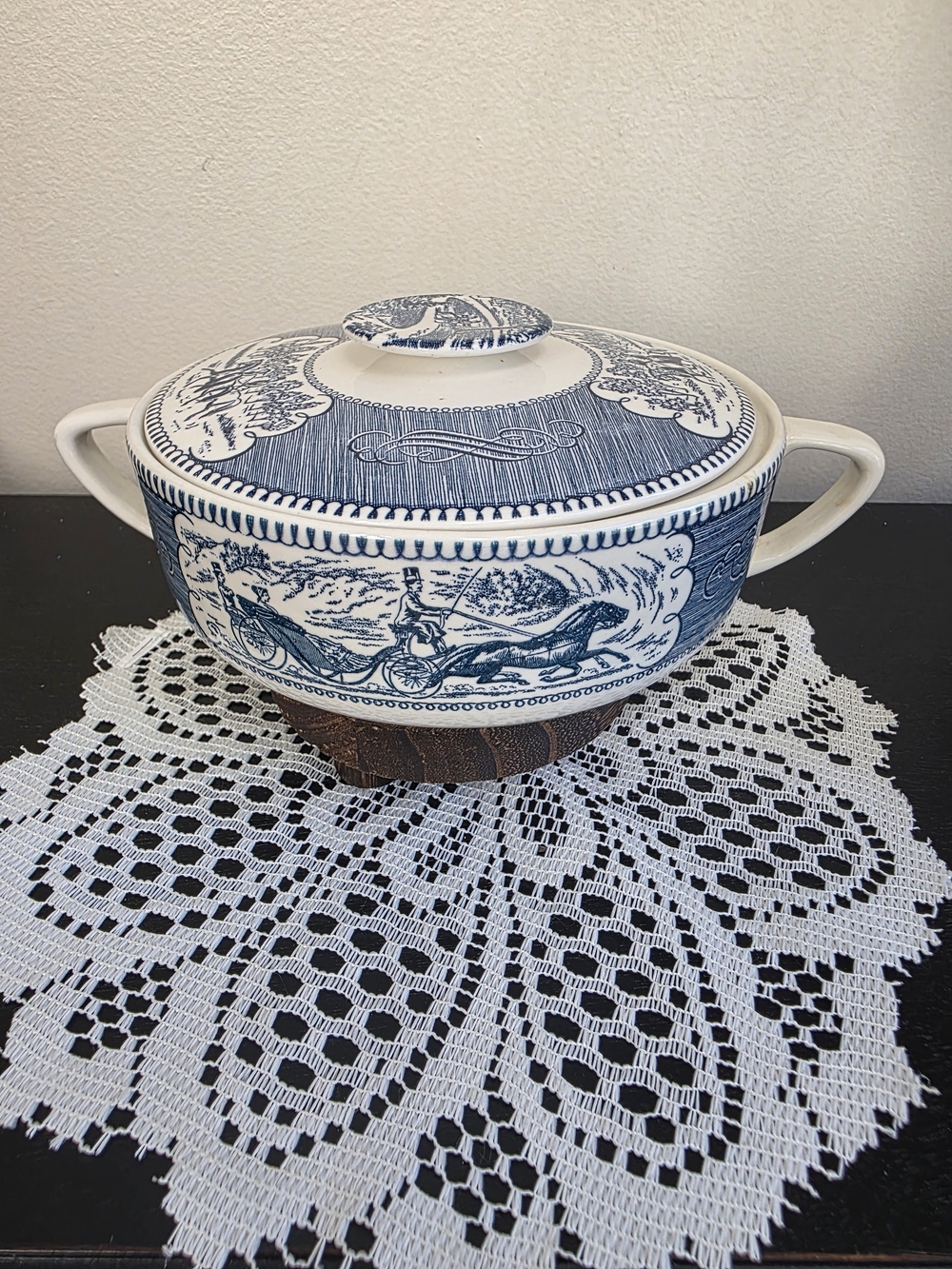 Vintage Currier & Ives Covered Casserole Dish